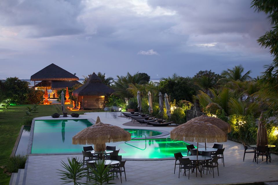 Área da piscina do Hotel Balidendê.